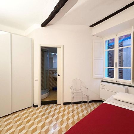 Marina Apartment, Unique, Authentic, Beachfront, 2 Aircondo Bdr , 2Bht, Easy To Train Or From Private Parking Vernazza Luaran gambar