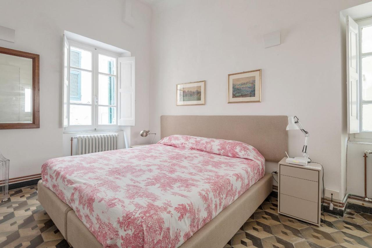 Marina Apartment, Unique, Authentic, Beachfront, 2 Aircondo Bdr , 2Bht, Easy To Train Or From Private Parking Vernazza Luaran gambar