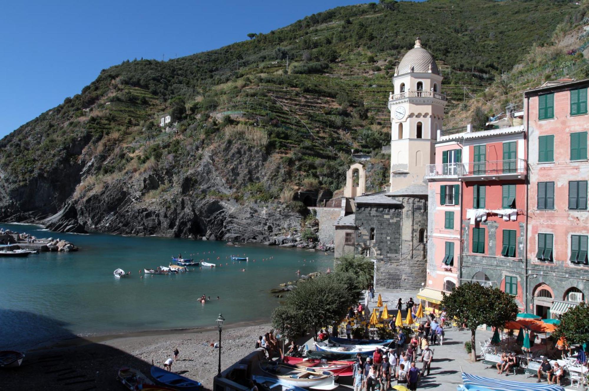 Marina Apartment, Unique, Authentic, Beachfront, 2 Aircondo Bdr , 2Bht, Easy To Train Or From Private Parking Vernazza Luaran gambar