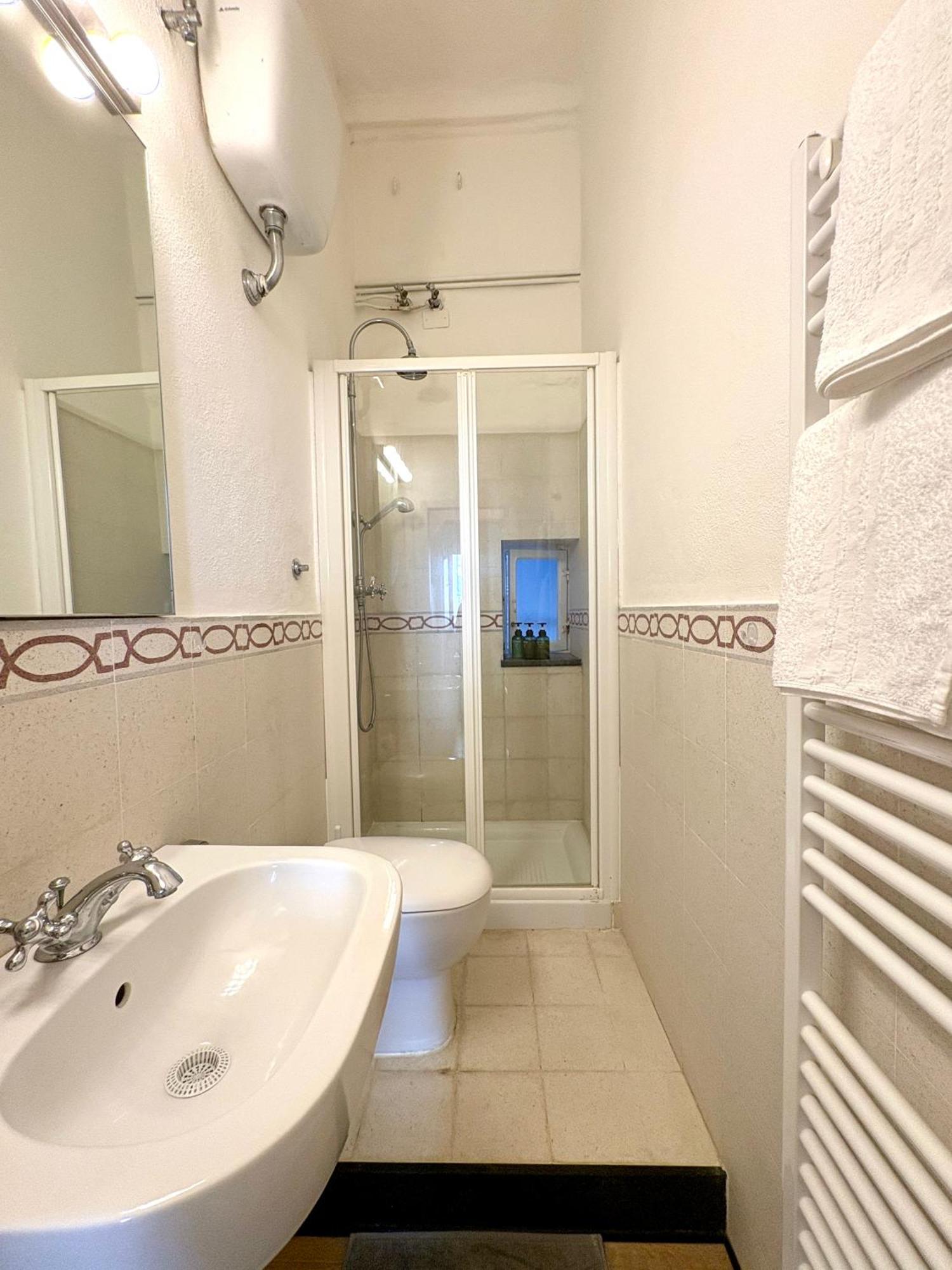 Marina Apartment, Unique, Authentic, Beachfront, 2 Aircondo Bdr , 2Bht, Easy To Train Or From Private Parking Vernazza Luaran gambar