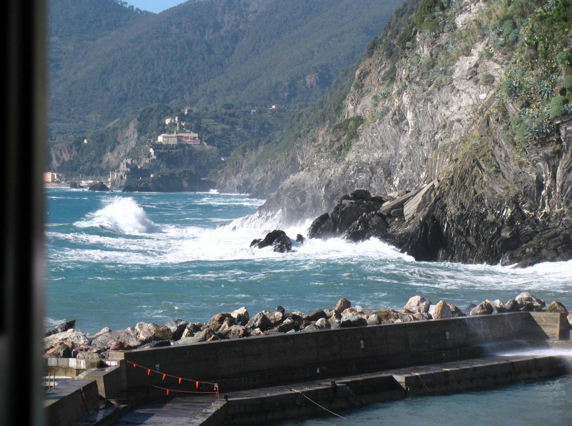 Marina Apartment, Unique, Authentic, Beachfront, 2 Aircondo Bdr , 2Bht, Easy To Train Or From Private Parking Vernazza Luaran gambar